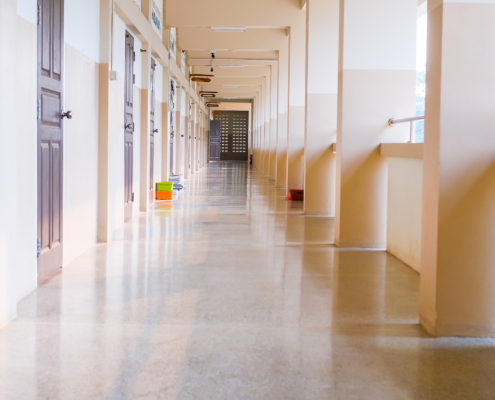 igh School hallway corridor in College or university empty hall